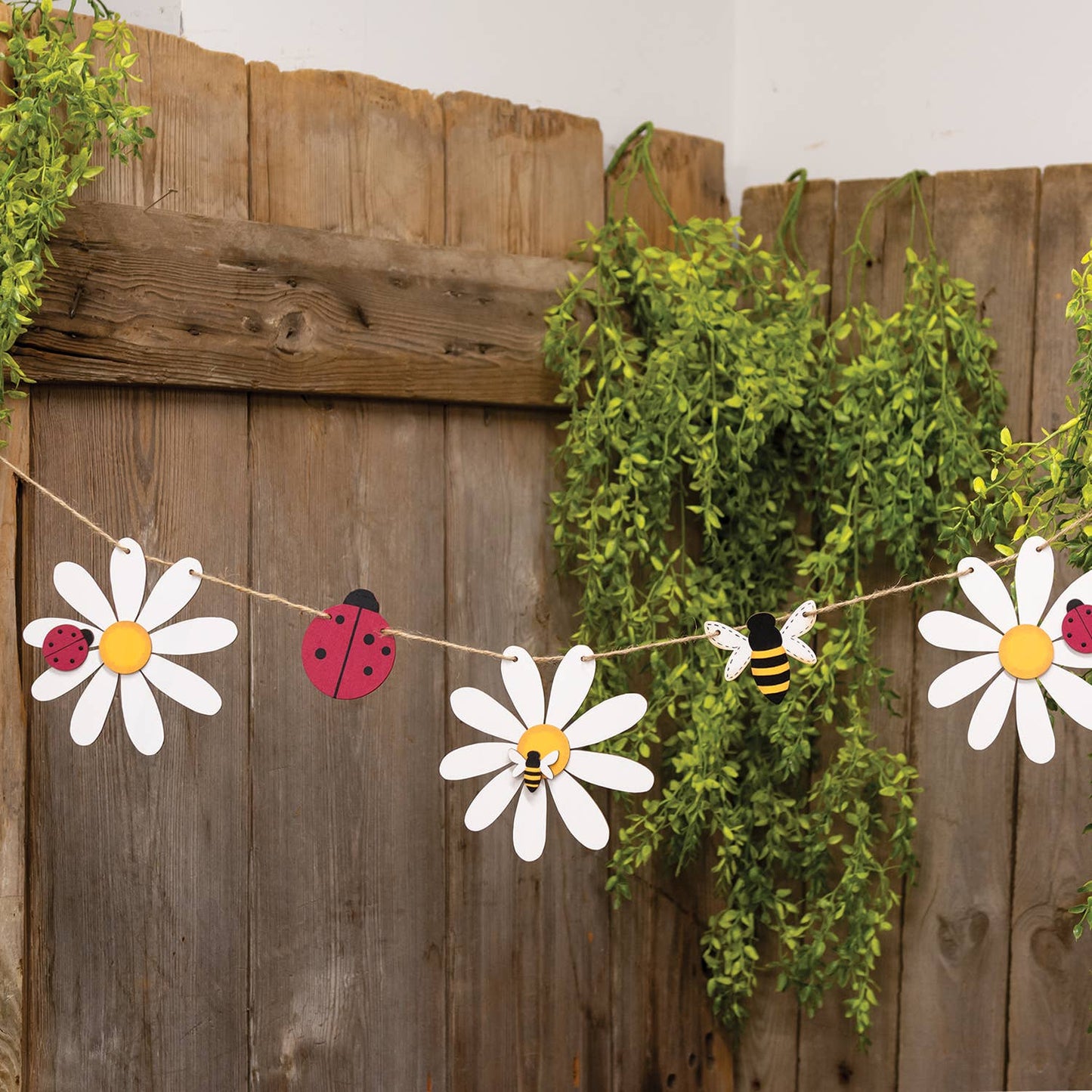 Daisy Bee & Ladybug Wooden Garland