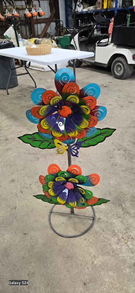 Double Flower Cutout Stand