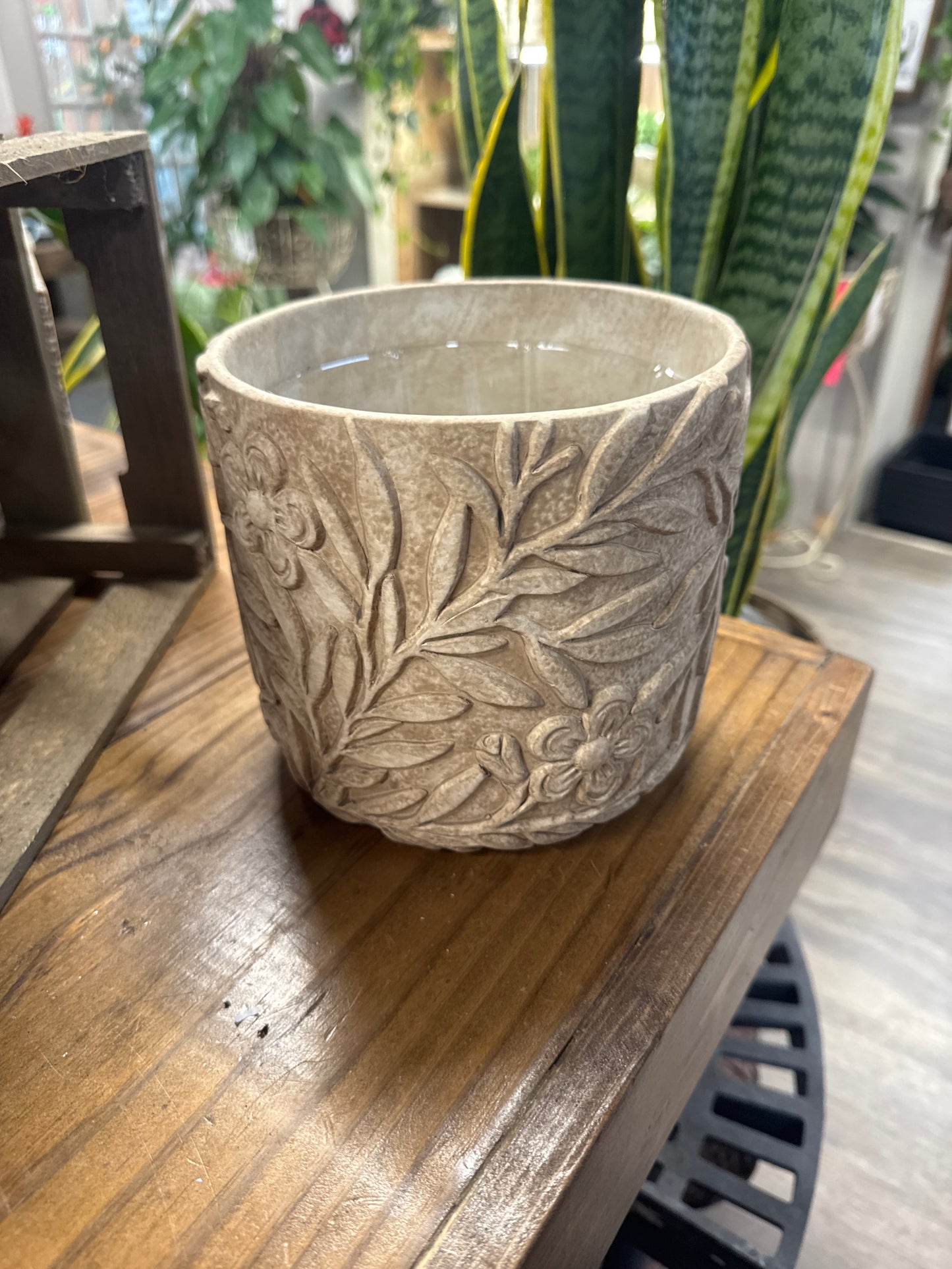 Tora Planter w/drain & liner assorted