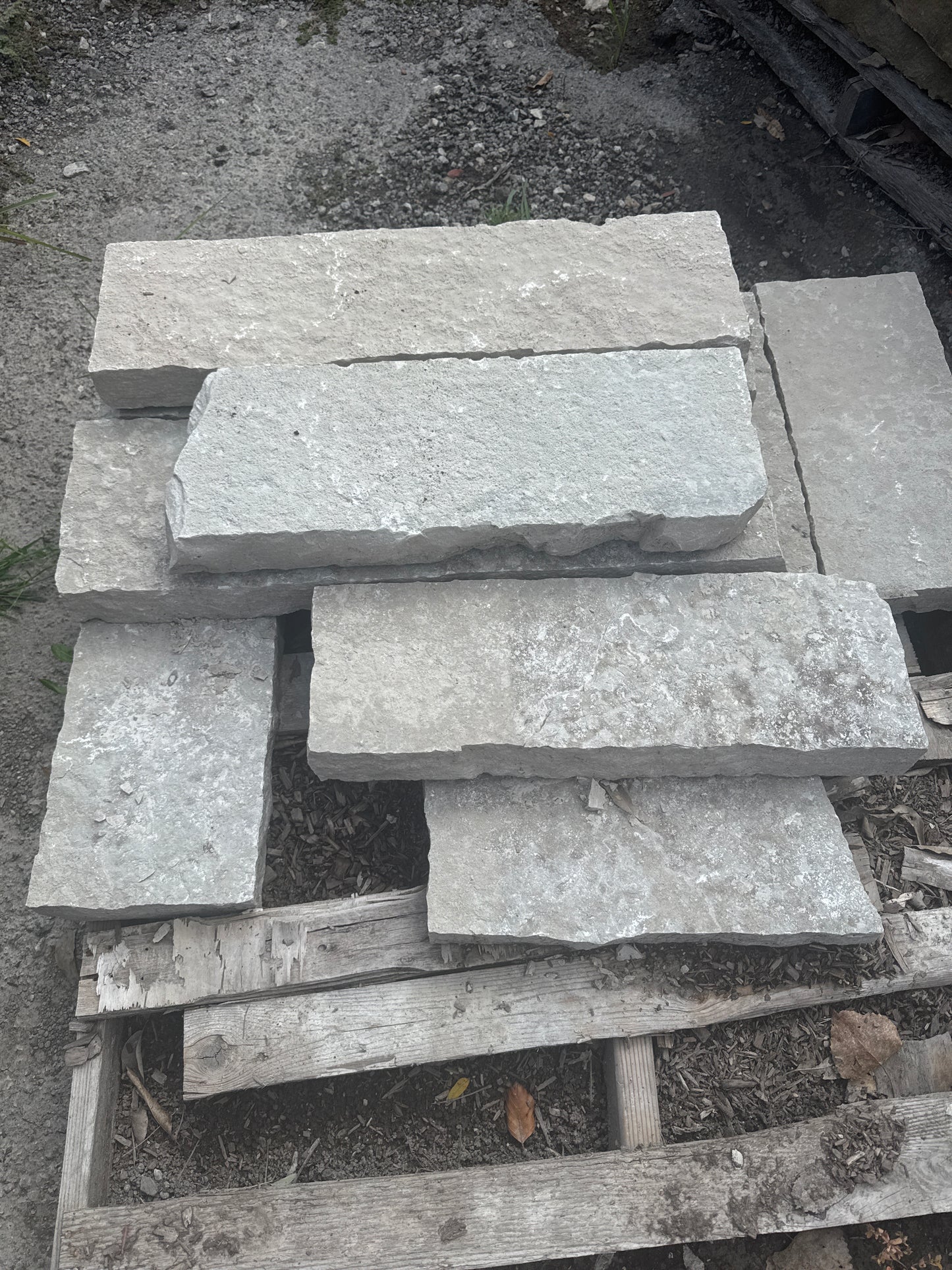 Smooth Quarry 8" Wallstone